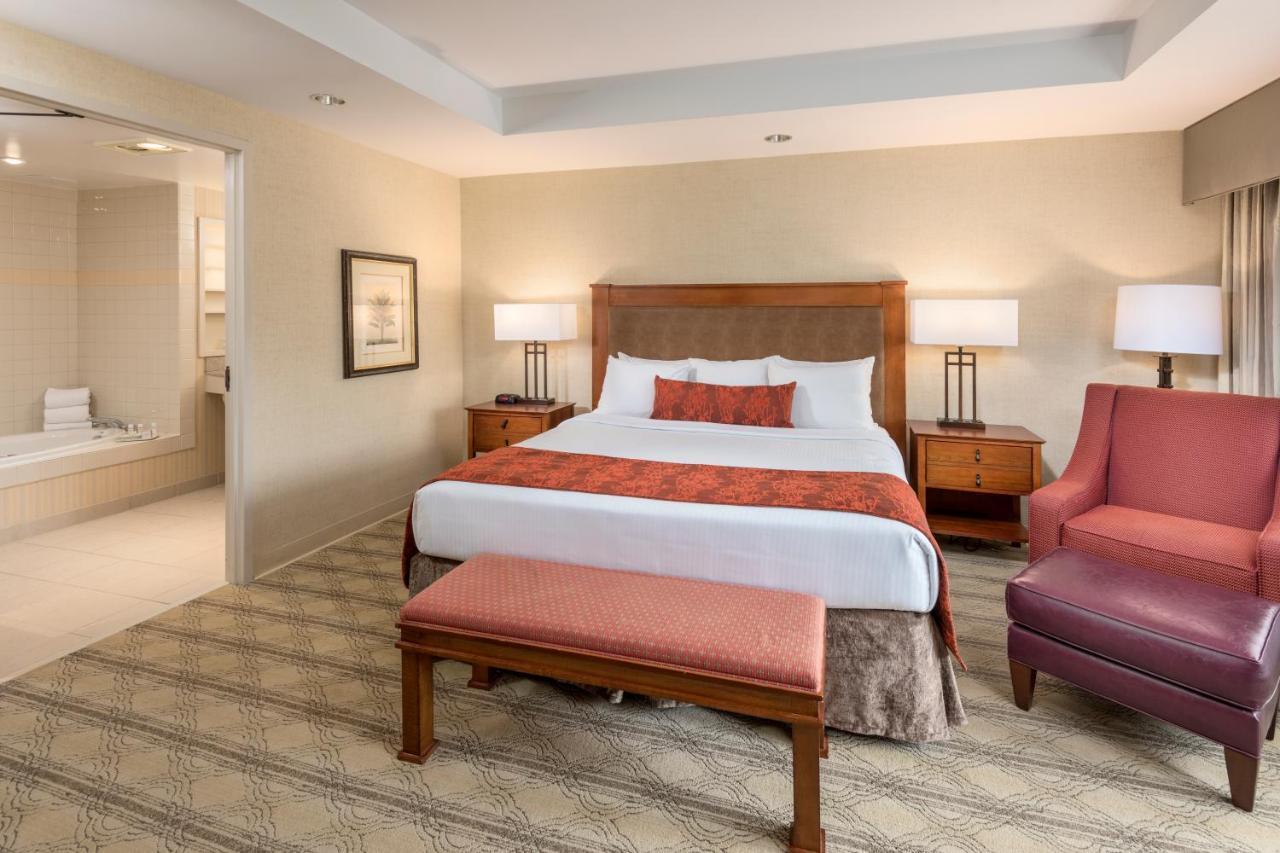 Executive King Suite with Roll-in Shower